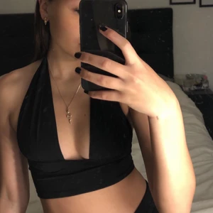 Halterneck topp - Halterneck topp från Nelly! Aldrig använd 🤍 90kr + 45kr FRAKT