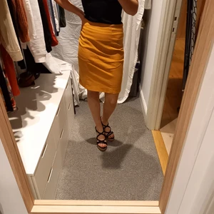 Yellow skirt h&m - In good condition, size 36. Pencil skirt