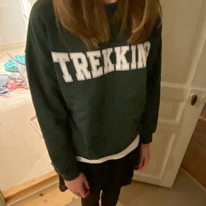 Claudia pierlot tröja - Så fin Claudie pierlot tröja i grön !! Så najs nu till vintern!!💓💓