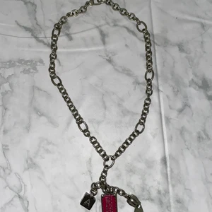 Halsband från Marc Jacobs! - Halsband från Marc Jacobs. Endast användt ngn enstaka någon enstaka gång.