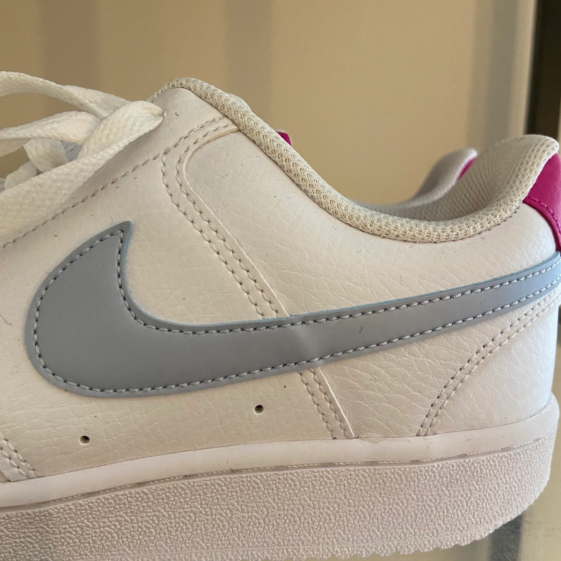  NIKE court vision low white- oanvända  - 91