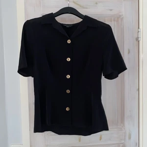 Fest topp i st 38  - Köpte i new york, men har tyvärr aldrig kommit till användning. 