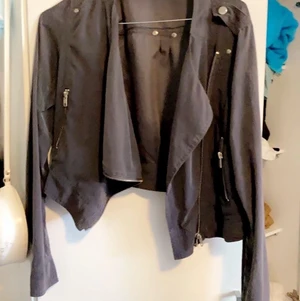 Jacka  - Fin jacka som aldrig kommer till användning 