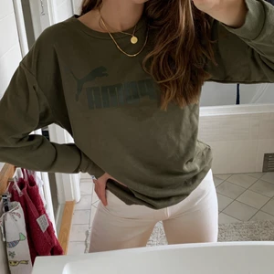 Vintage sweater - Brun/grön puma sweater perfekt till hösten! 🤎 Använder sällan och säljer därför. Spårbar frakt är ev lite dyrare!