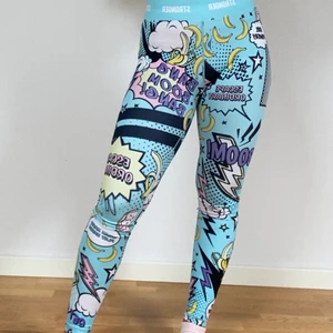 Stronger thights - Säljer mina coola ”pop” stronger träningsbyxor i storlek SMALL. Riktigt sköna träningsbyxor som är högmidjade vilket gör att de sitter som en smäck! De är använda men fortfarande fint skick. Nypris 799kr men säljer för 250kr 💓