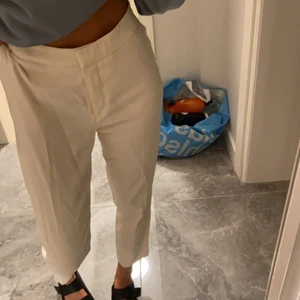 Linnebyxor  - Krämvita byxor, storlek xs