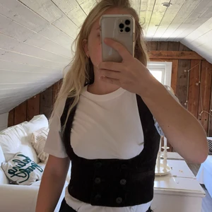 Manchester-väst - Jättecool brun väst i manchester från Vero Moda, storlek 34 💕