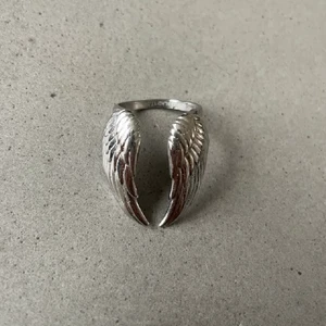 Edblad ring - Säljer nu min älskade ring ifrån edblad!! Som är i fint skick, men använder ej längre!😊 nypriset ligger på 350kr men den är slutsåld❤️❤️direkt pris: 450kr