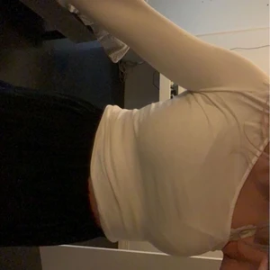 Halvärmad topp - En topp med halv arm💕