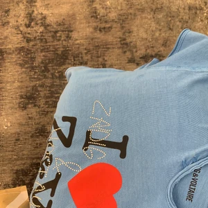 Zadig tshirt  - Zadig tisha köpt i butiken i Stockholm ❤️ Den är endast använd några få gånger så i fint skick!