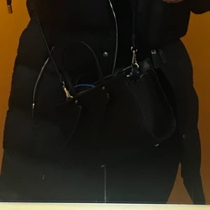 Svart Zara väst - Väst från Zara, storlek S, endast använd 1-2 gånger 