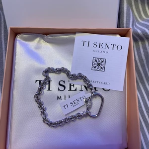 Ti Sento Milano Armband - Superfin armband, kommer tyvärr inte till användning. Pris kan diskuteras💞💞 Orginalpris 2000kr.