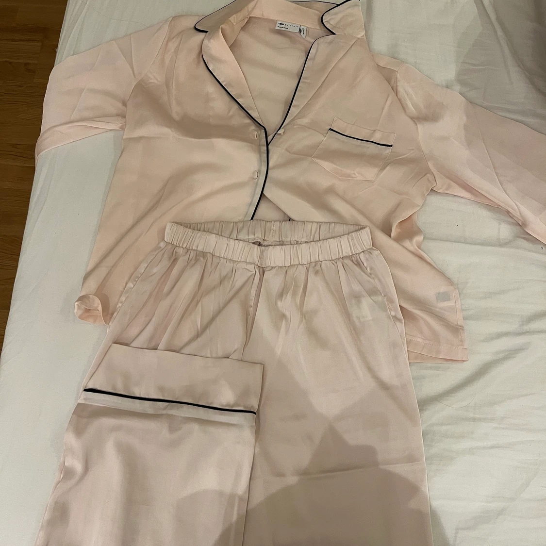 Superfin oanvänd pyjamas