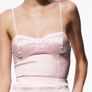 Zara body  - Aldrig använd, prislapp kvar. Strl S. 