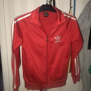 Adidas retro  - Röd fin Adidas jacka äkta 
