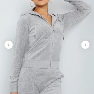 Juicy couture strl S - I väldigt fint skick andvänd fåtal gånger. nypris 1200:- Strl S