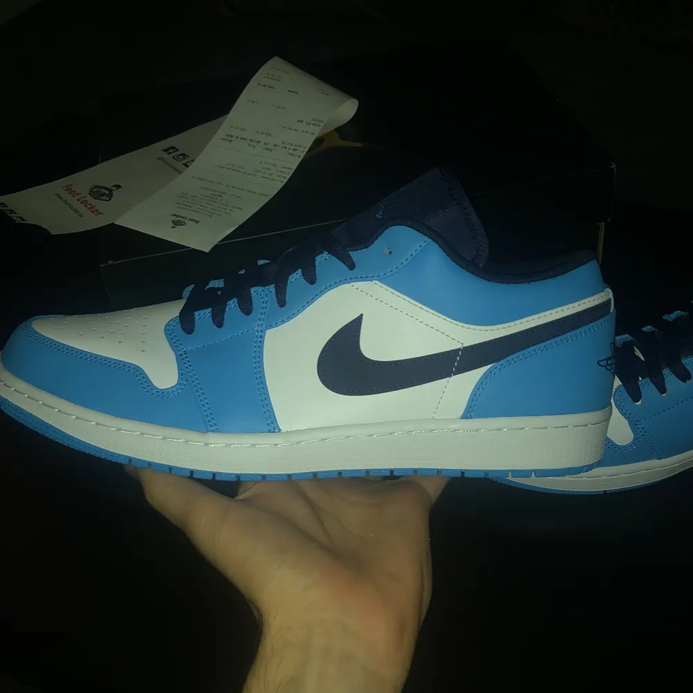 13us/47.5eu. Bought from footlocker (receipt included). Skor.