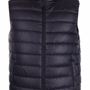 Väst - Säljer min väst ganska billigt! Pris kan diskuteras absolut! 38