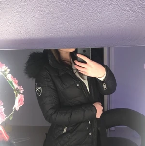 Rock and blue jacka  - Säljer nu min fina rock and blir jacka som jag inte får till användning mer nu när jag köpt en ny, den är i rätt så bra skick, inga skador står ej för frakt om ni vill ha i leverans 