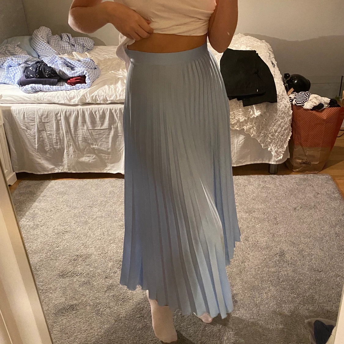 Superfin blå plisserad kjol från ZARA