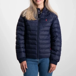 Polo Ralph lauren jacka med luva  - Fin marinblå polo dunjacka med luva. Kom privat för egna bilder💕 pris kan diskuteras 