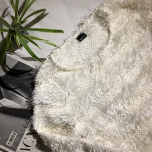 Vit stickad tröja XS - vit stickade tröja som är superfin till sommar som höst! 