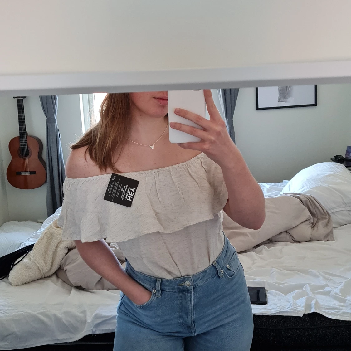 Beige off shoulder top strl 34