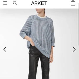 Arket tunika  - Säljer denna superfina tunika från Arket! Bilderna är från hemsidan men kan ta egna om så önskas!🤍 FINNS ISTÄLLET UTE PÅ MIN SELLPY