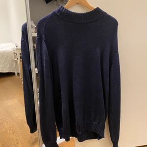 Filippa K - En skitsnygg stickad Flippa K tröja som säljs för 135kr