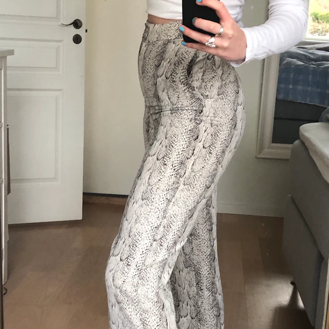 Mango kostymbyxa i ormmönster  - 91