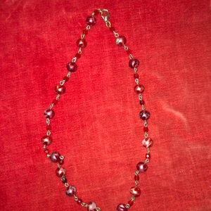 halsband - fint halsband med röda små pärlor💖🌟