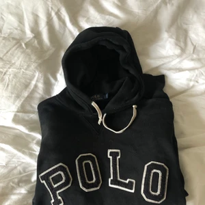 Hoodie  - Snyggaste hoodien! Jätte mysig och så söt! Köparen står för frakten 💕