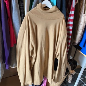 Polotröja - Beige tröja fr humana i fint skick!