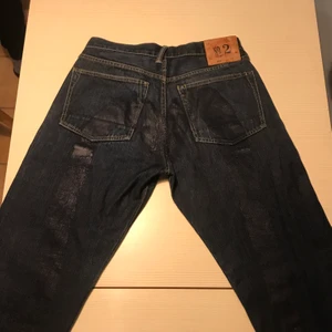 Evisubyxor  - Evisu byxor i helt okej skick waist 32 dom är mörka och har en mörk diacock 