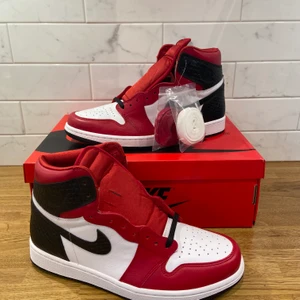 Air Jordan 1 Retro High OG ”Satin Snake” - DSWT (helt nya) OG ALL