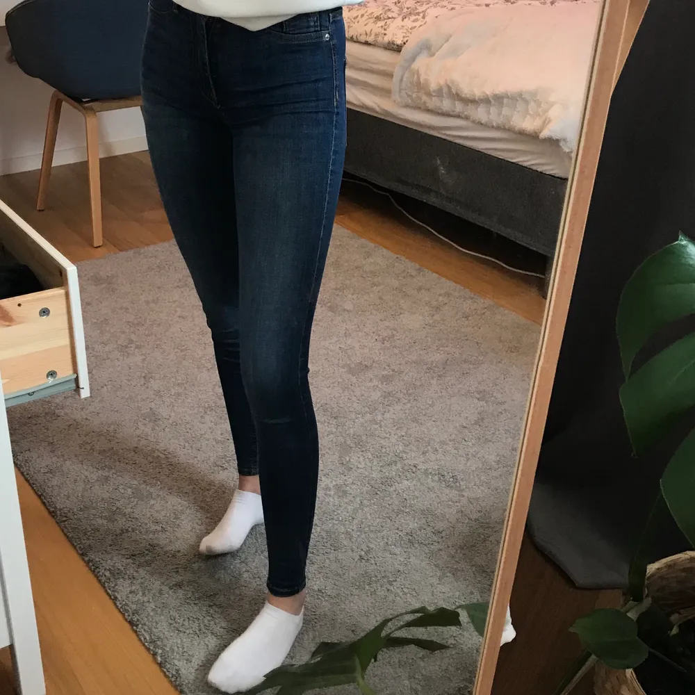 sköna jeans som sitter bra, sällan använda💕. Jeans & Byxor.