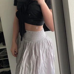 Kjol - POMPdeLUX - POMPdeLUX kjol i storlek 134-140, men som passar mig som en M då den är stretchig. ✨ Hör av er vid fler frågor eller bilder! 