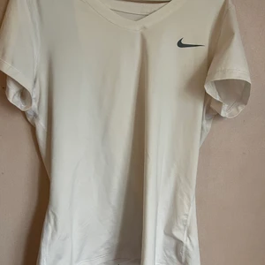 Nike  - Tränings t-shirt från nike. En tight XL 