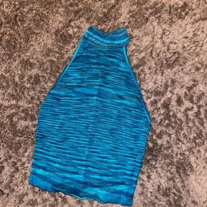 Topp från zara - Topp från zara i en så härlig färg😍 även öppen bak!!