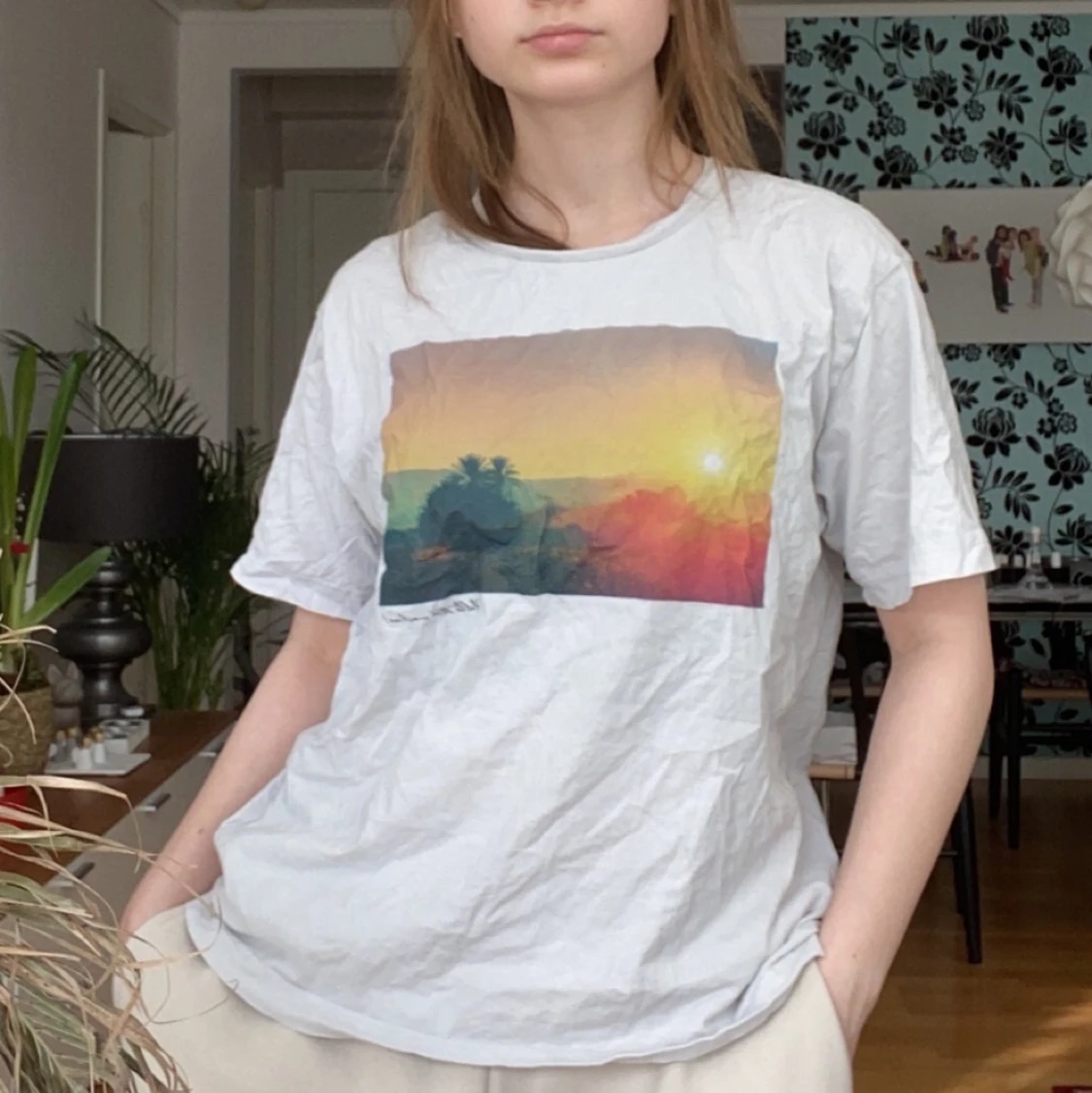 T-shirt tröja vit med tryck, vit sol 