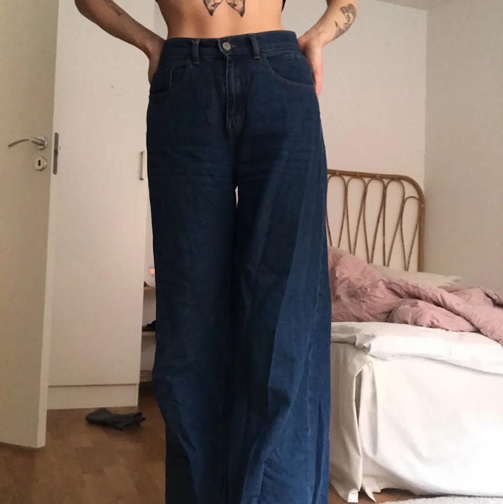 Jeans i bra skick. Inte använda speciellt många gånger efter att jag köpte dem. Kan mötas i Norrköping, annars tillkommer fraktkostnad.. Jeans & Byxor.