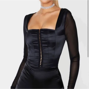 Korsett topp - Svart korsett topp från PlT💝🥰☺️