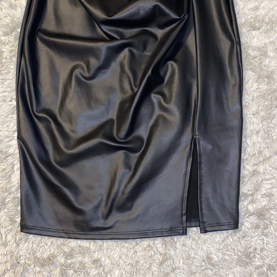 Läderklänning i svart strl S - 91