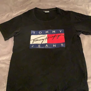 Tommy hilfiger  - Bra skick, inga hål eller märken