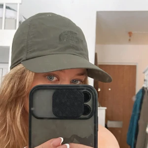 Keps  - Knappt använd