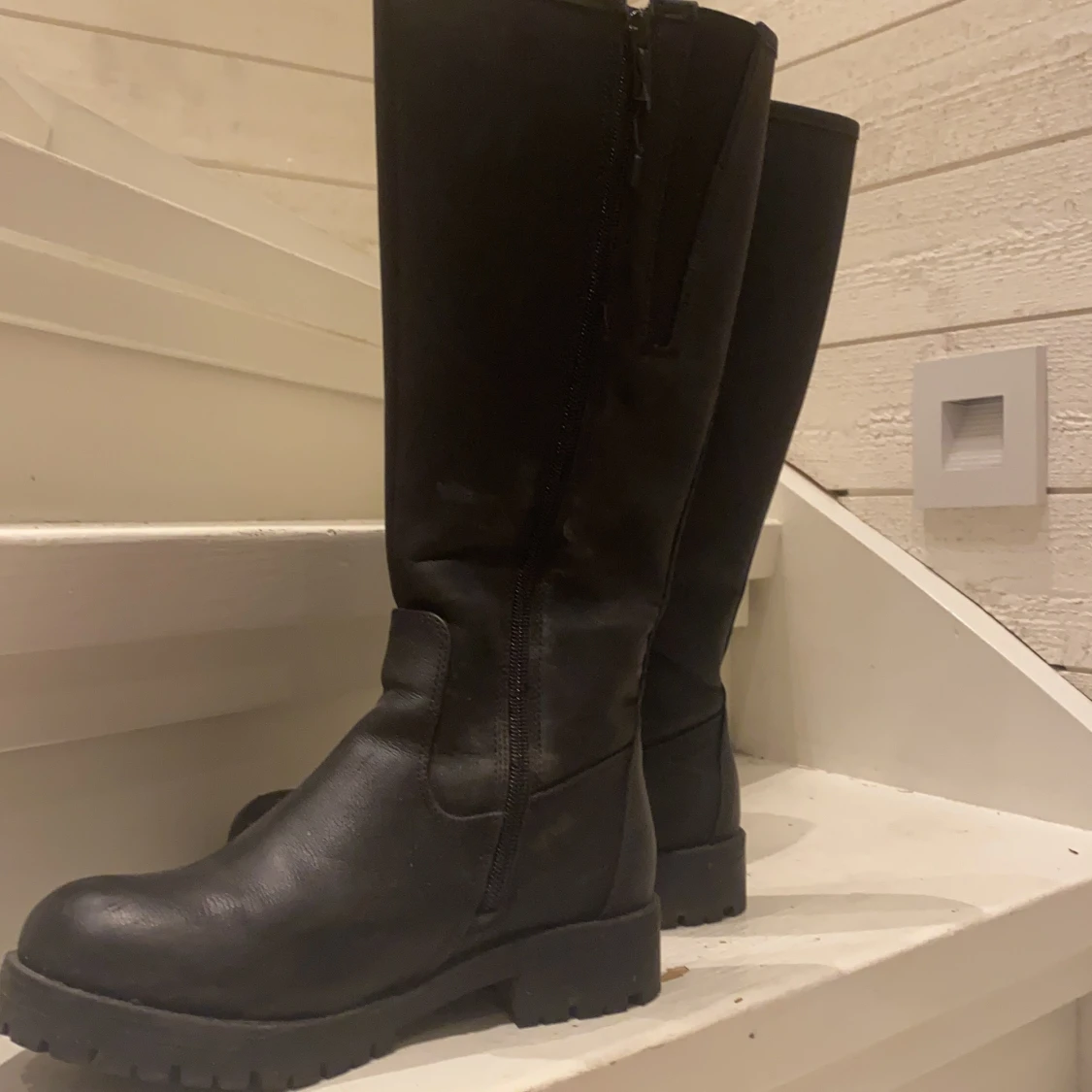 Höga lågklackade stövlar, svart , - 91