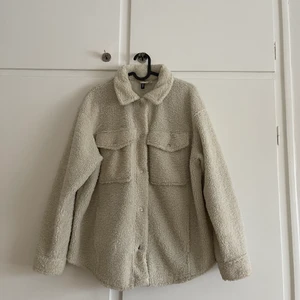 Teddyjacka från H&M - Strl M från H&M