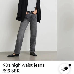 Grå jeans  - Intressekoll på dessa snygga grå Jeansen från Gina! Inte använda många gånger så dem är i nytt skick. Storlek 38 men passar även mindre och större beroende på hur du vill att de ska sitta! Köptes för 599, kom med egna bud 💕