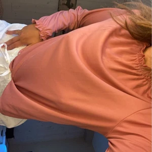 Zara tröja - Säljer min fina gammal rosa zara blus. 💕