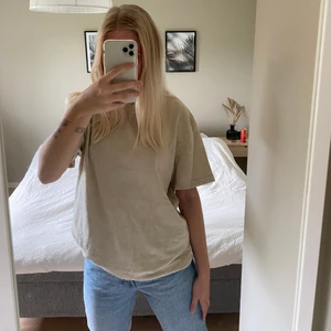 Weekday t-shirt - T-shirt i handduksmaterial från Weekday